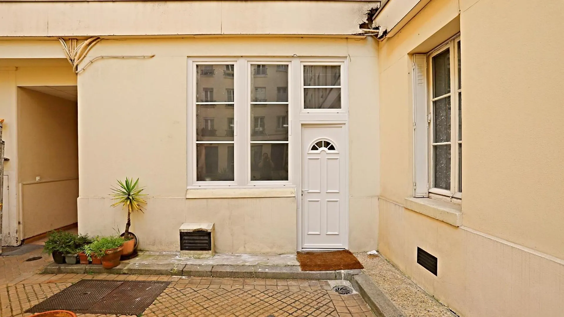 Beautiful Apartment 11St District Paris France